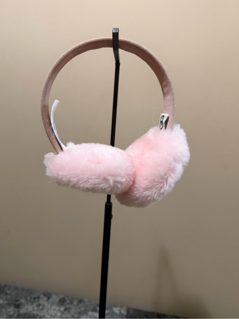 UGG Blush Pink Sheepskin Ear Muffs with Box - Picture 2 of 6